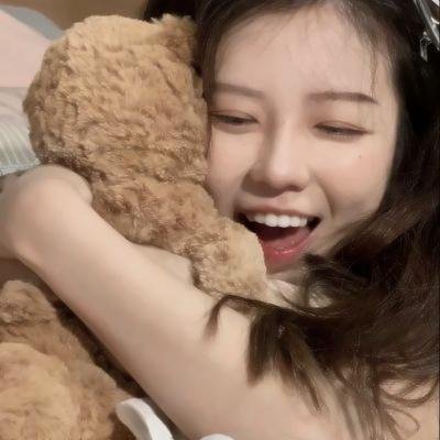 《飞女欲潮》海报